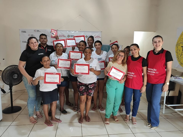 Famílias assistidas pela Cozinha Comunitária concluem curso de empreendedorismo feminino em Milagres