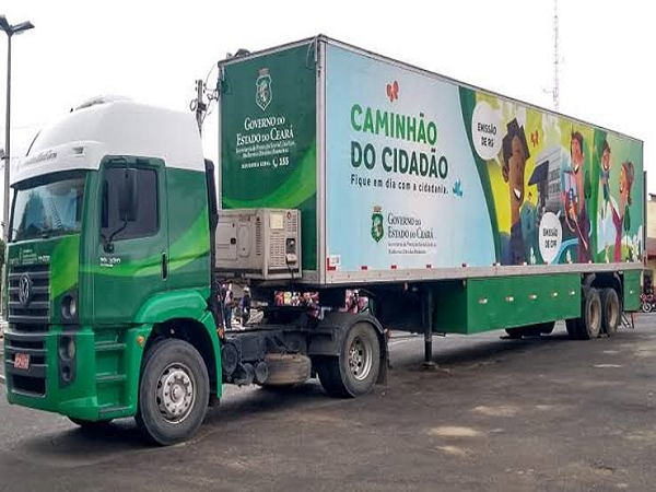 Secretaria de Proteção Social inicia entrega de CNIs solicitadas no Caminhão do Cidadão